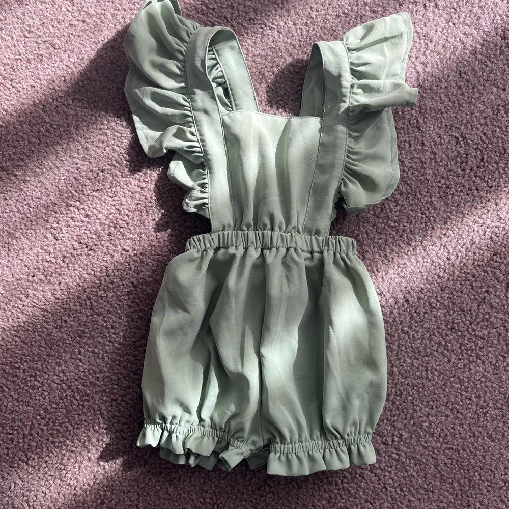 Bailey’s Blossoms ruffle romper 9-12 months